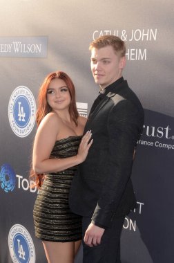 Ariel kış, Levi Meaden
