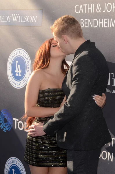 Ariel Winter, Levi Meaden — Foto de Stock