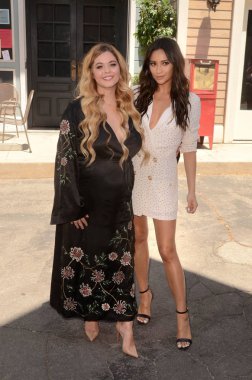 Sasha Pieterse, Shay Mitchell