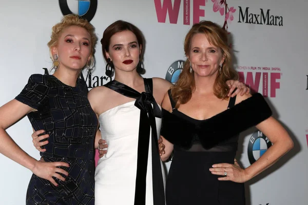 Madelyn Deutch, Zoey Deutch, Lea Thompson —  Fotos de Stock