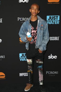 Jaden Smith, Umami Burger, The Grove, Los Angeles, CA 06-29-17 için Büyük Açılış Partisi 'ne katılıyor.