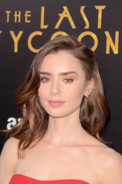 Aktris Lily Collins