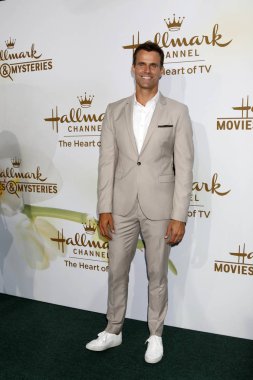 oyuncu Cameron Mathison