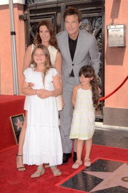 Amanda Anka, Jason Bateman