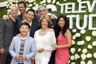 Matt Murray, David Walton, Mark Feuerstein, Elliot Gould, Albert Tsai, Linda Lavin, Liza Lapira