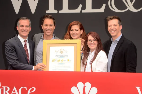 Eric Mccormack, Debra Messing, Megan Mullally, Eric Garcetti, Sean Hayes — Stockfoto