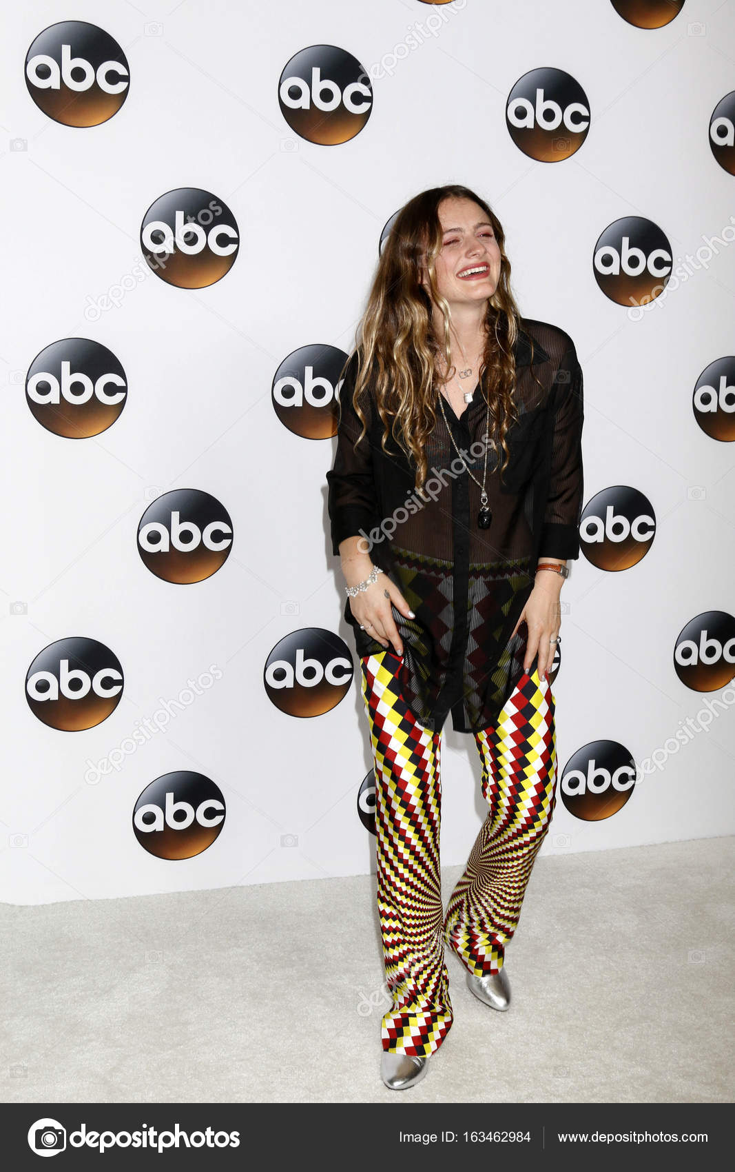 Actress Willow Anwar – Stock Editorial Photo © s_bukley #163462984