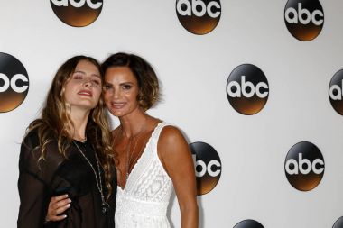 Willow Anwar, Gabrielle Anwar
