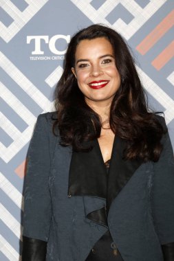 oyuncu Zulleikha Robinson