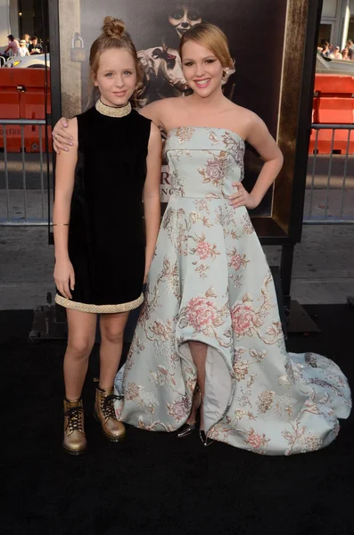 Lulu Wilson, Talitha Bateman — Stok fotoğraf