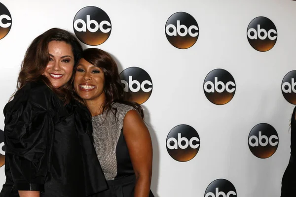 Katy Mixon Channing Dungey Abc Tca Summer Preview Party Beverly — Stock Photo, Image