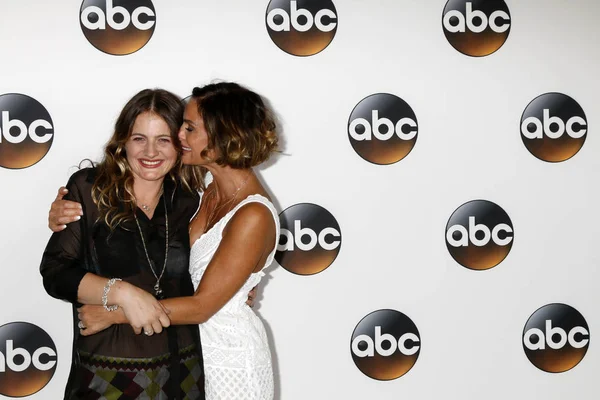 Willow Anwar, Gabrielle Anwar