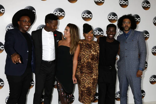 Marcel Spears, Brandon Michael Hall, Lea Michele, Yvette Nicole Brown, Bernard David James, Daveed Diggs — Stock Photo, Image