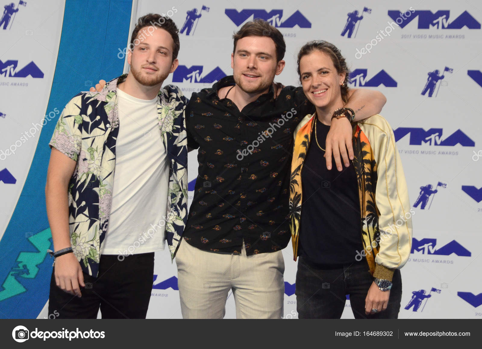 Ocean Park Standoff Stock Editorial Photo © s_bukley 164689302