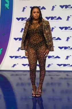 Remy anne, eski günleri yad Mackie