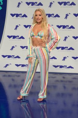 şarkıcı Sophie Beem