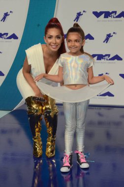 Farrah İbrahim, Sophia Abraham