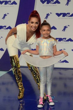 Farrah İbrahim, Sophia Abraham