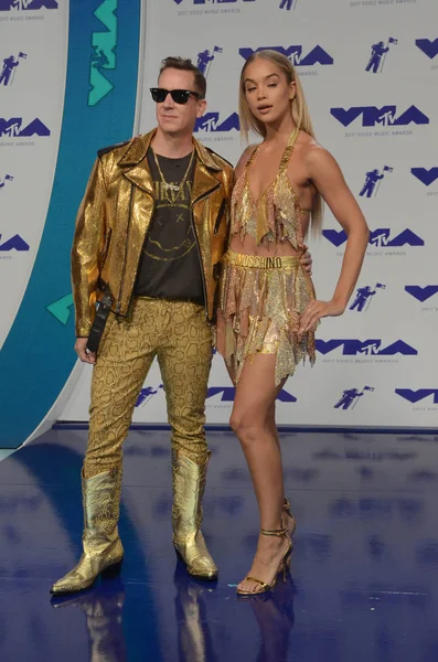 Jeremy Scott, Yasemin Sanders