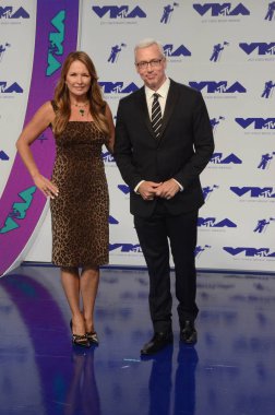 ünlü Doktor Drew Pinsky