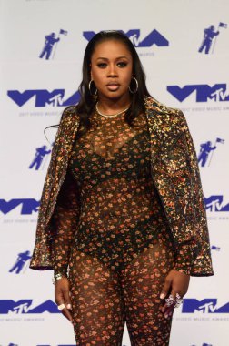 Remy anne, eski günleri yad Mackie