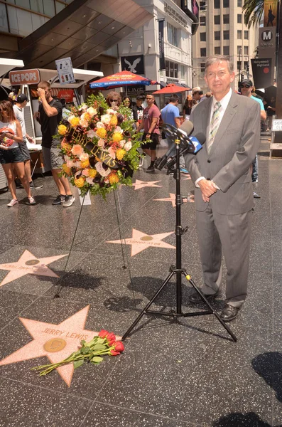 Leron Gubler Don Rickles Star Flowers Placed Don Rickles Star — Stock Photo, Image