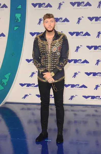 şarkıcı James Arthur