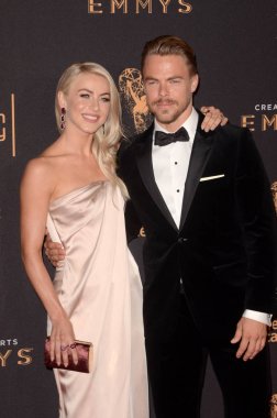 dansçılar Julianne Hough ve Derek Hough