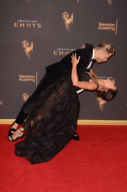 dansçılar Derek Hough ve Hayley Erbert
