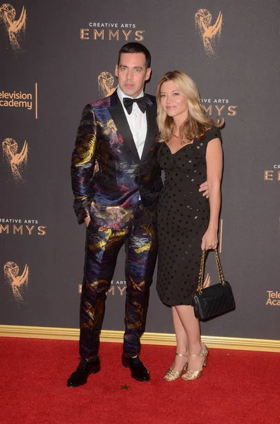 aktör John Roberts konuk ile