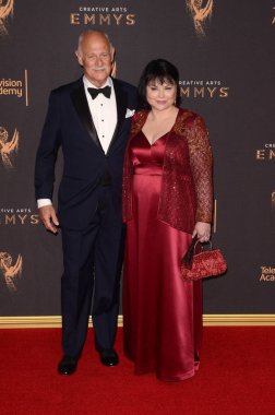 Aktörler Gerald Mcraney ve Delta Burke