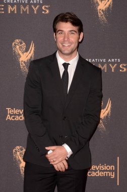 aktör James Wolk