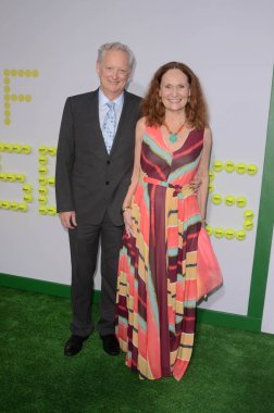 Aktörler Beth Grant ve Michael Chieffo