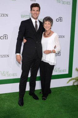 Aktör Austin Stowell ve anne