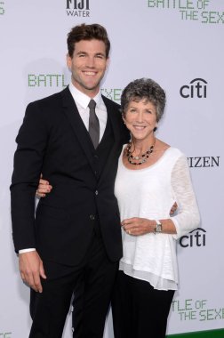 Aktör Austin Stowell ve anne