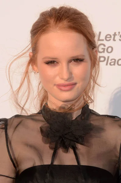 Aktrist Madelaine Petsch — Stok fotoğraf