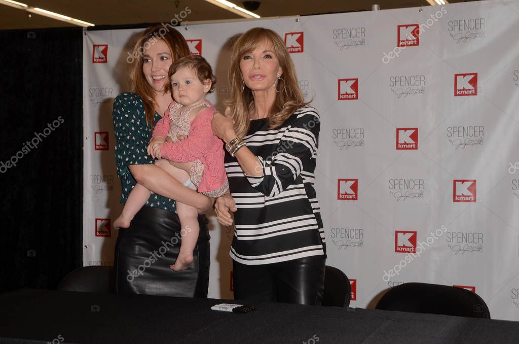 Spencer Margaret Richmond with daughter Bea and mother