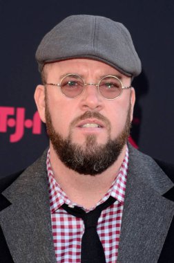 aktör Chris Sullivan