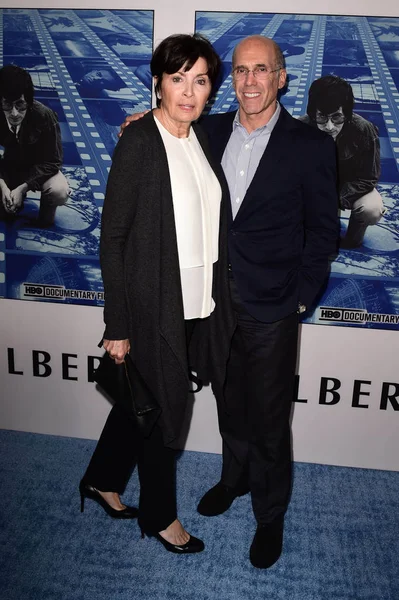 Jeffrey Katzenberg producent z żoną Marilyn Katzenberg — Zdjęcie stockowe