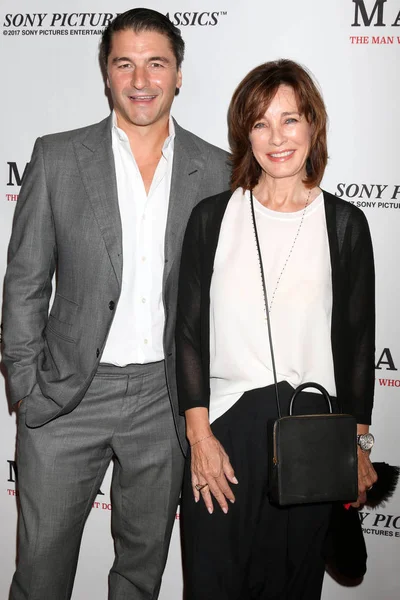 Financiële uitvoerende Tommy Davis en actrice Anne Archer — Stockfoto