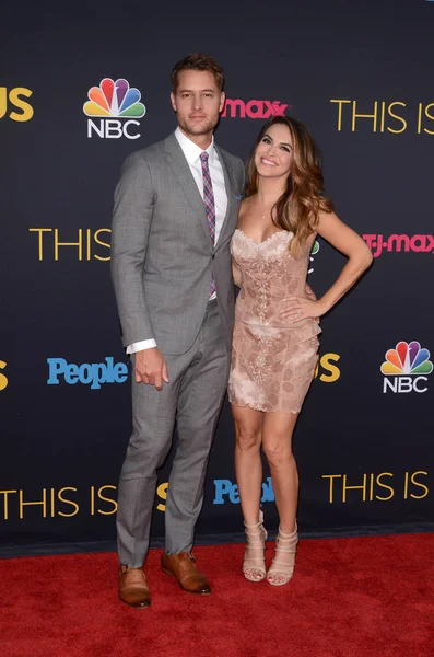 Aktörler Justin Hartley ve Chrishell Stause — Stok fotoğraf