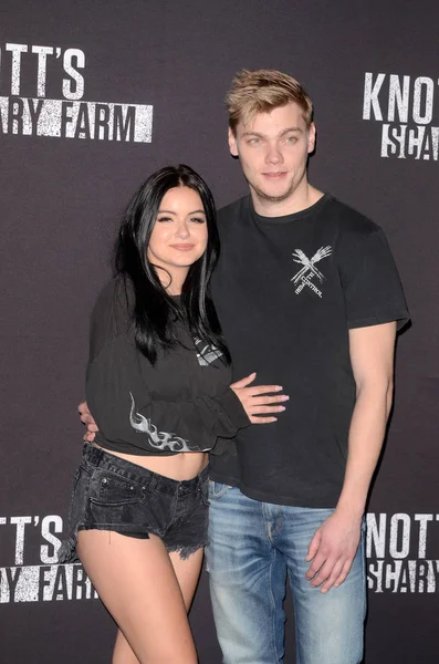 Herci Ariel Winter a Levi Meaden — Stock fotografie