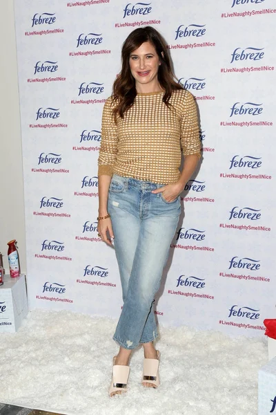 Kathryn Hahn Febreze canlı üzerinde 