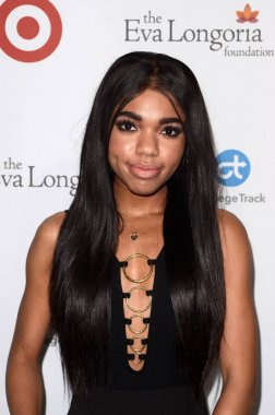aktris Teala Dunn