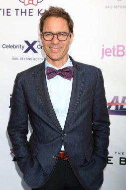 Aktör Eric Mccormack