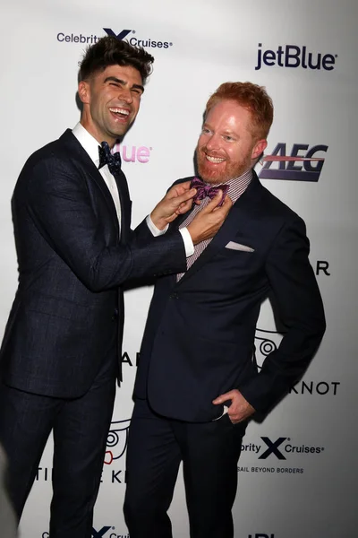 Justin Mikita, Jesse Tyler Ferguson — Stock Photo, Image