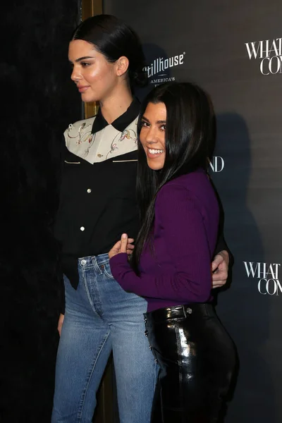 Kendall Jenner, Kourtney Kardashian — Foto Stock