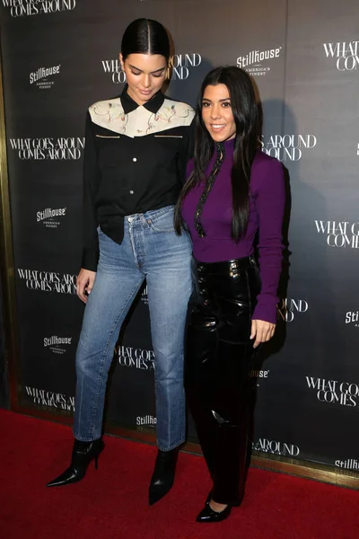 Kendall Jenner, Kourtney Kardashian — Φωτογραφία Αρχείου