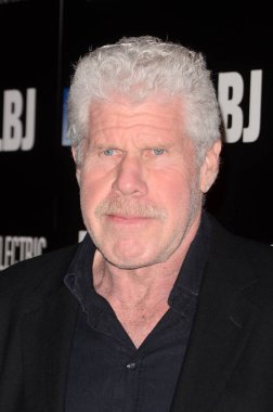 Aktör Ron Perlman