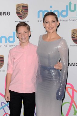 Oyuncu Kate Hudson oğlu Ryder Robinson ile